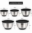 Mengkommen Set met Deksel - 24-Delige Beslagkommen & Mixkommen Set - RVS Kommen 1,5 tot 5 Liter - Inclusief Raspopzetstukken en Maatschepjes - Antislip Bodem - Vaatwasser- en Vriezerbestendig - Zwart - Zilver