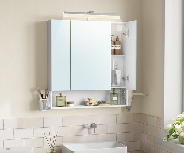 Segenn's Padua Stijlvolle Cloud White badkamerkast met 3 deuren en handige stopcontacten